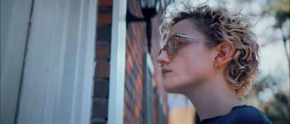 Кадр з фільму Зброя