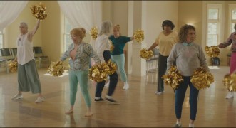 Кадр з фільму Вболівальниці зі стажем