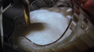 Кадр з фільму Хлопці та дівчата