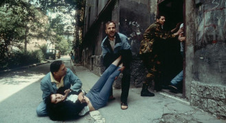 Кадр з фільму Код невідомий: Незакінчена розповідь про кілька подорожей