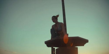 Кадр з фільму Над безоднею