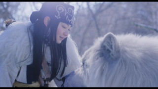 Кадр з фільму Золоте божество