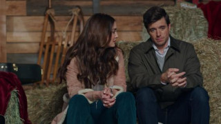 Кадр з фільму Усе, що мені потрібно на Різдво