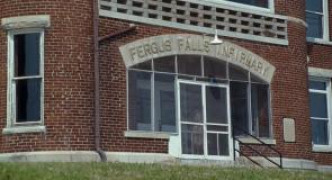 Кадр з фільму Разом з кістками