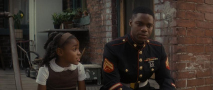 Кадр з фільму Паркани