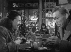 Кадр з фільму Жити