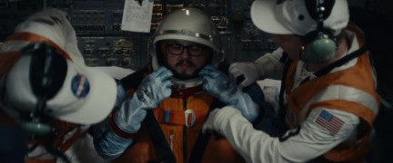 Кадр з фільму Падіння Місяця