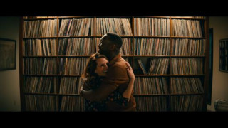 Кадр з фільму Ілюзія безпеки