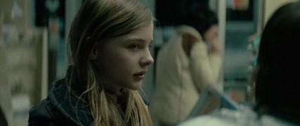 Кадр з фільму Впусти мене