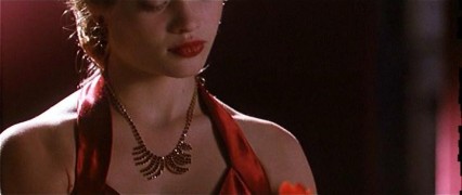 Кадр з фільму Закон протилежностей