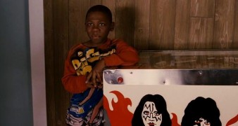 Кадр з фільму Дорослі забави