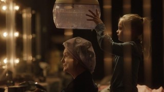 Кадр з фільму Салон краси Ромі