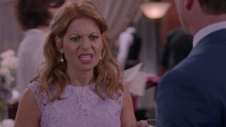 Кадр з фільму Три спальні, один труп. Таємниці Аврори Тігарден