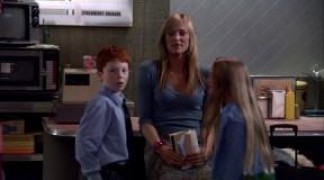 Кадр з фільму Вторгнення на Землю