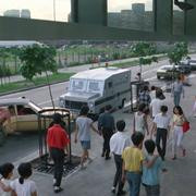 Кадр з фільму Так, мадам!