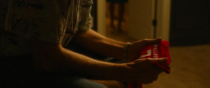 Кадр з фільму Неоспіваний герой