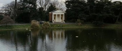 Кадр з фільму Ескорт для пані