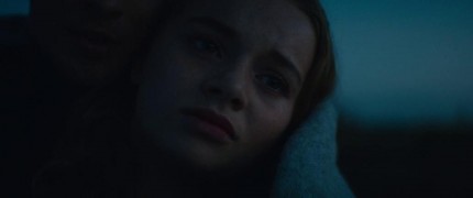 Кадр з фільму Так близько до горизонту