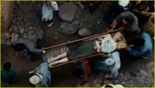 Кадр з фільму Вавилон