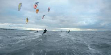 Кадр з фільму Проти вітру