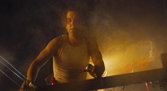 Кадр з фільму Гуркіт крізь темряву