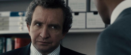 Кадр з фільму Оборонець