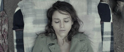 Кадр з фільму Вуаль