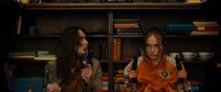 Кадр з фільму Пороховий коктейль