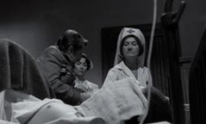 Кадр з фільму Джону дали зброю