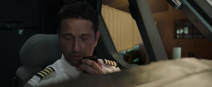 Кадр з фільму Рейс