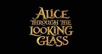 Кадр з фільму Аліса в Задзеркаллі