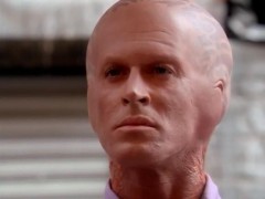 Кадр з фільму Нація прибульців: Темний горизонт