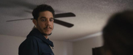 Кадр з фільму Злочинниця Емілі