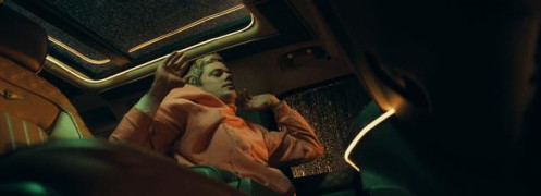 Кадр з фільму Під замком