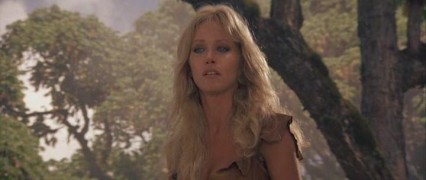 Кадр з фільму Шина - королева джунглів