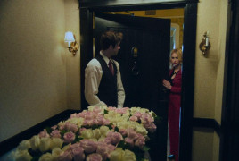 Кадр з фільму Учень. Історія Трампа