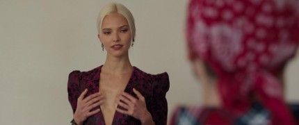 Кадр з фільму Анна