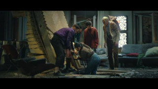 Кадр з фільму Цегла