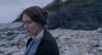 Кадр з фільму Амоніт