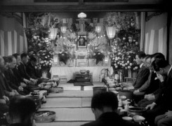 Кадр з фільму Жити