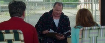 Кадр з фільму Встигнути за Джонсами