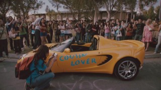 Кадр з фільму Поцілуночок