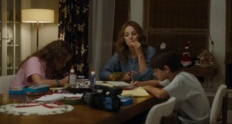 Кадр з фільму Алоха