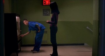 Кадр з фільму Рятуючи обличчя