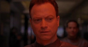 Кадр з фільму Прибулець