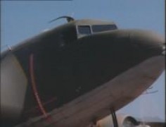 Кадр з фільму Ейр Америка