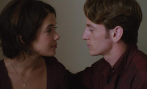 Кадр з фільму Квітка зла