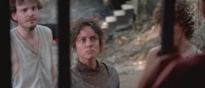 Кадр з фільму Сором'язливі люди