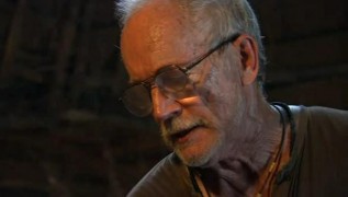 Кадр з фільму Павутина зла