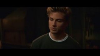 Кадр з фільму Так близько до горизонту